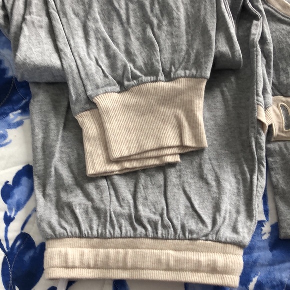 DKNY Lounge Set - Picture 4 of 4